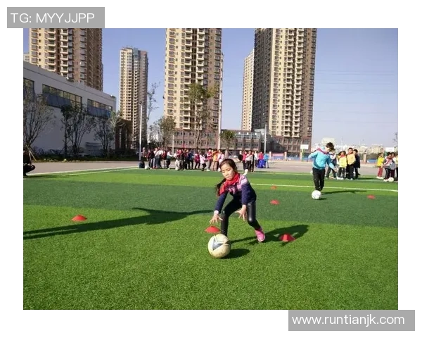 酒巷足球的魅力探索:在酒香中感受激情与团队精神的交融