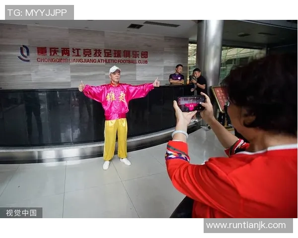 重庆足球门票热销中球迷们快来抢购支持你喜欢的球队